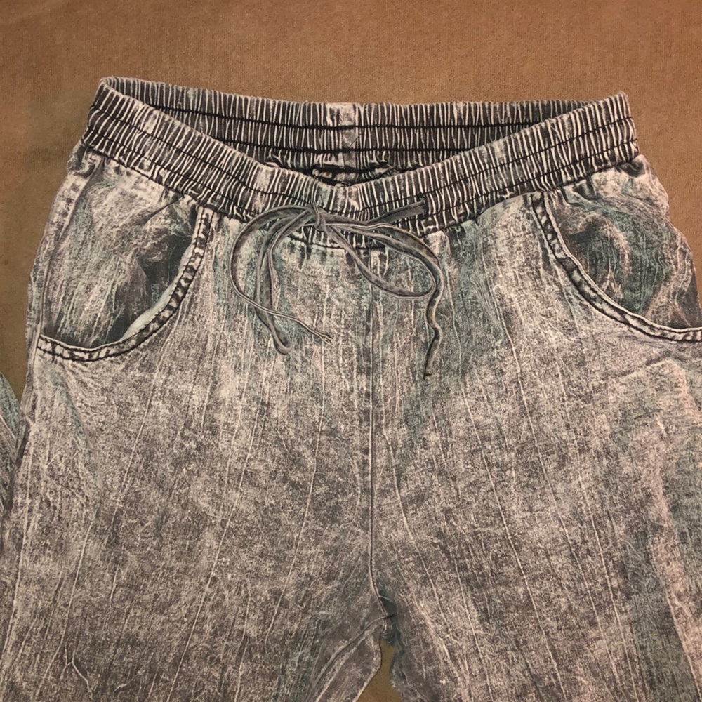 Pants - Picture 2 of 6